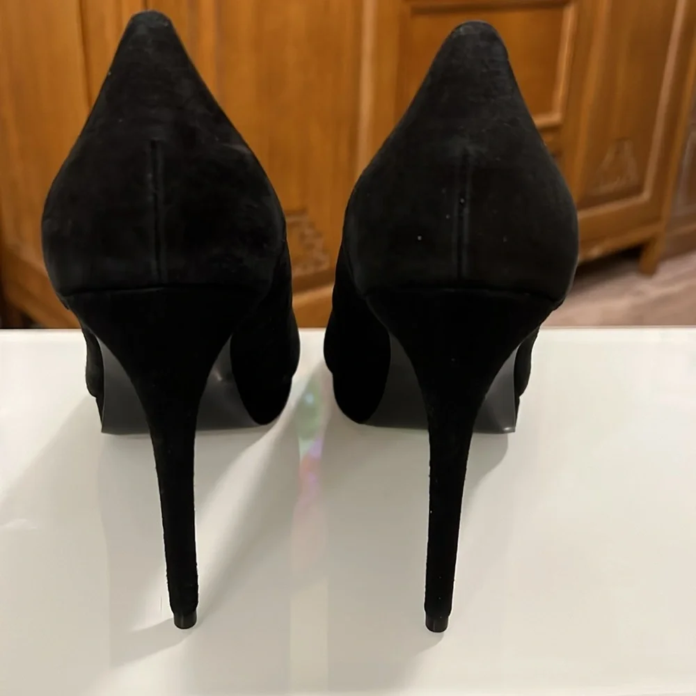 Nine West rare almond